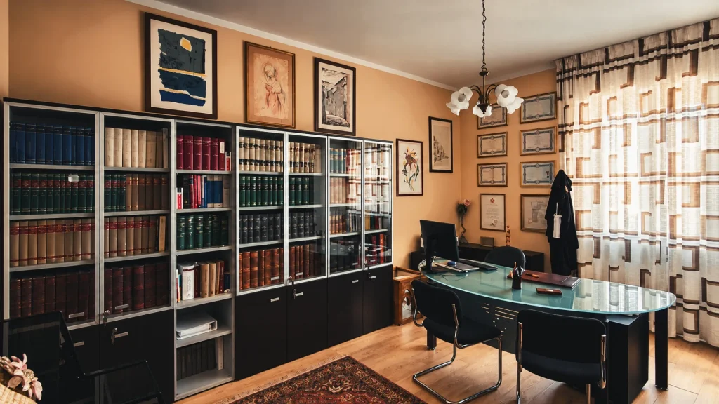 Studio Legale Paparo, Livorno, studio con biblioteca